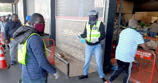 Güney Afrika'da 1 günde 10 bin 853 kişide Kovid-19 tespit edildi