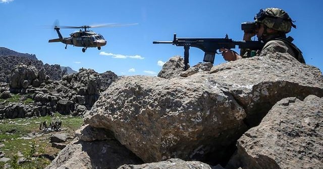 Hakkari/Aktütün&#039;de 1 terörist teslim oldu