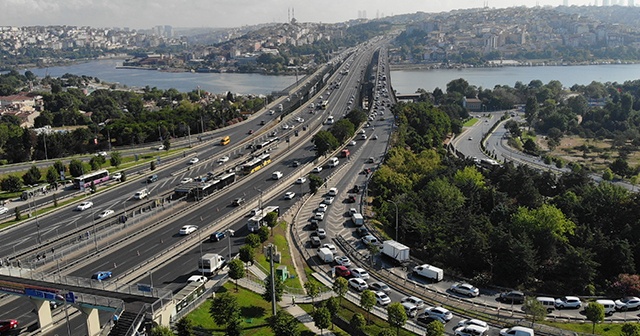 Haliç’te trafik yoğunluğu havadan görüntülendi