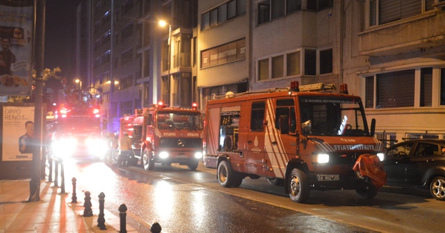 İstanbul Devlet Tiyatrosunda çıkan yangın paniğe neden oldu