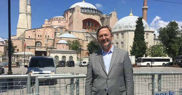 İstanbul İl Kültür ve Turizm Müdürü Dr. Coşkun Yılmaz Ayasofya’da incelemelerde bulundu
