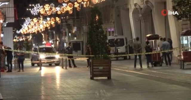 İstiklal Caddesi&#039;nde şüpheli paket polisi alarma geçirdi