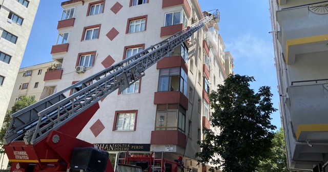 Kadıköy’de yangın! Bebek ile yaşlı vatandaş son anda kurtarıldı