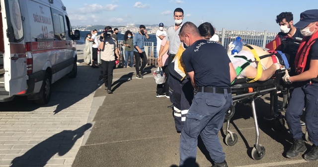 Karaköy’de vapurdan bir yolcu denize düştü