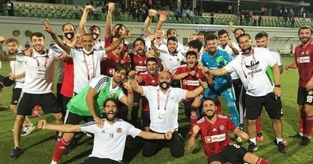 Karşıyaka'yı yenen Turgutluspor 2. Lig'e yükseldi!