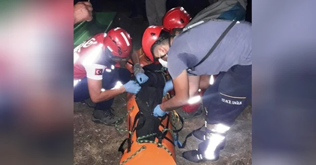 Kayalıklardan düşen gencin cansız bedenine ulaşıldı