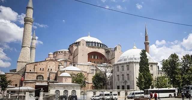 Kızılay, Ayasofya Camii'nin açılışında vatandaşların ihtiyaçlarını karşılayacak