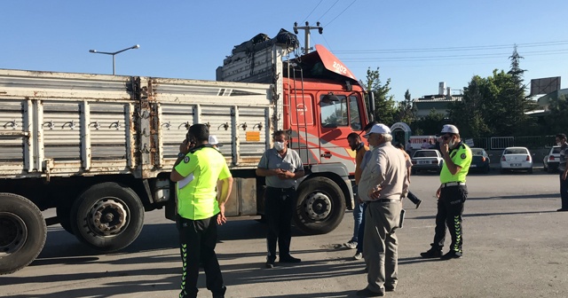 Konya’da kamyonla motosiklet çarpıştı: 1 ölü