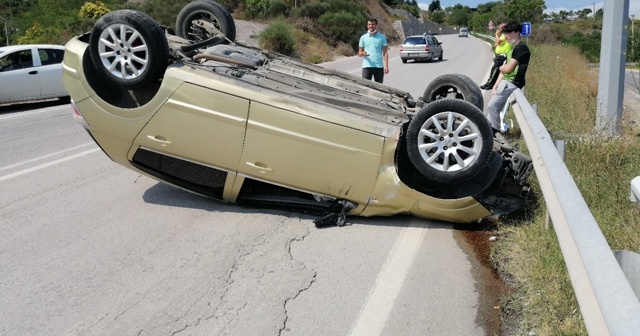 Körfez&#039;de kontrolünü kaybeden otomobil takla attı: 1 yaralı