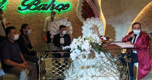 Kütahya'da düğünler korona virüs önlemleriyle başladı