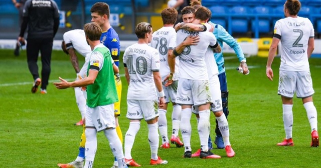 Leeds United 16 yıl sonra yeniden Premier Lig&#039;de