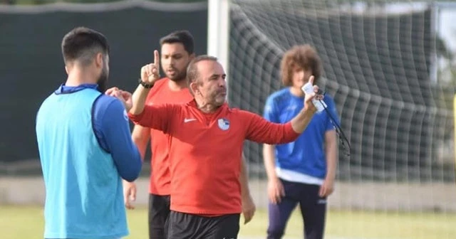 Mehmet Özdilek: "Son maçımızı kazanarak Süper Lig'e çıkmak istiyoruz"