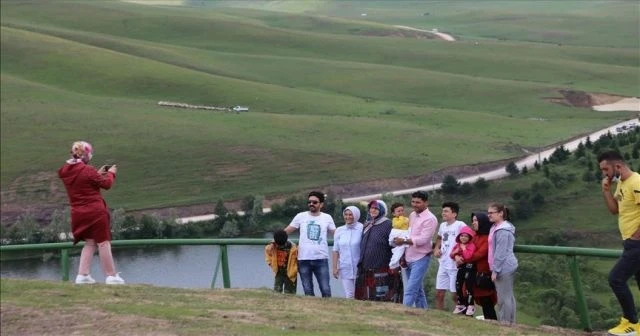 Menderesleriyle ünlü Perşembe Yaylası&#039;na ziyaretçi akını