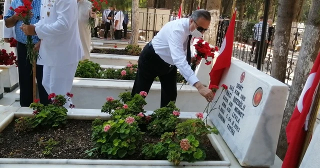 Mersin şehitliğinde hüzünlü bayramlaşma