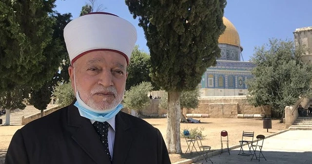 Mescid-i Aksa'nın avlusundan Ayasofya tebriği