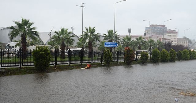 Meteorolojiden gök gürültülü sağanak uyarısı