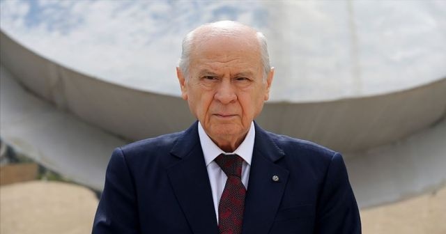 Bahçeli: Yunanistan&#039;da bayrakların yarıya indirilmesi kendi meseleleridir, Türkiye&#039;yi ilgilendirmeyecektir