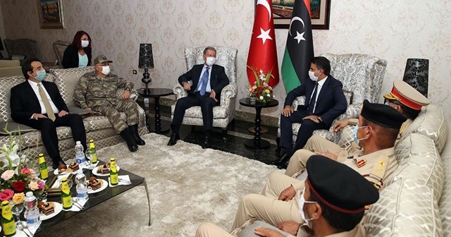 Milli Savunma Bakanı Akar Libya'da