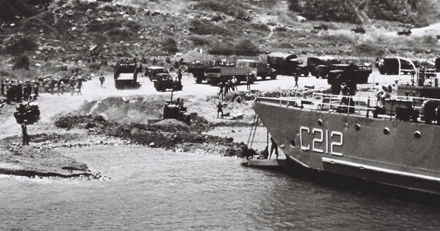 MSB&#039;den Kıbrıs Barış Harekatı&#039;nın 46. yılına özel tarihi fotoğraflar