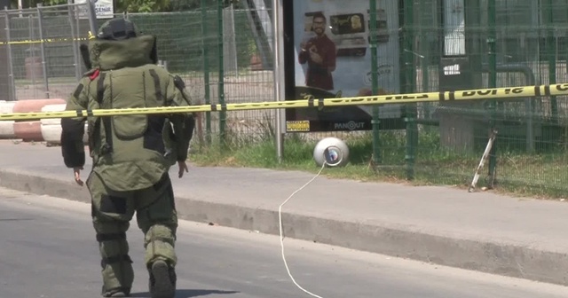 Otobüs durağındaki tüp polisi alarma geçirdi