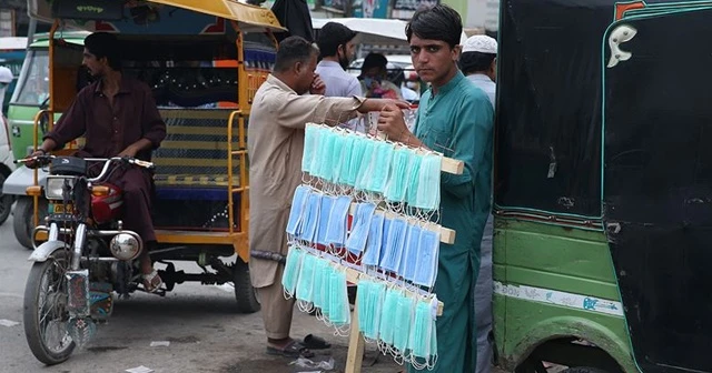 Pakistan&#039;da ölü ve vaka sayısı 8 kat arttı