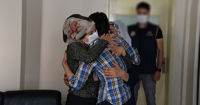 PKK&#039;lı kadın terörist ikna çalışması sonucu Suriye sınırında teslim oldu