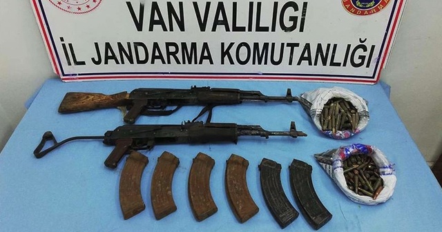 PKK&#039;lı teröristlere ait silah ve yaşam malzemesi ele geçirildi