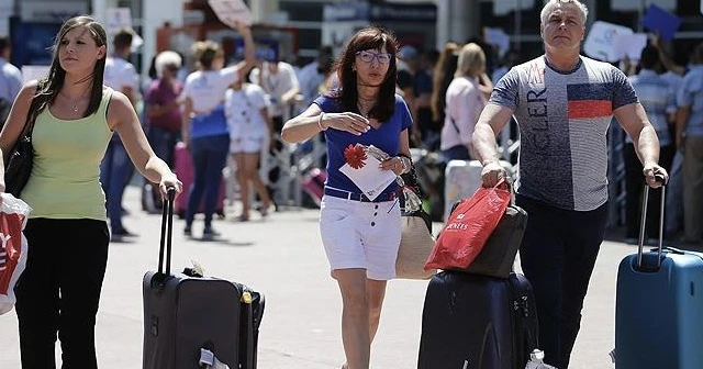 Rus turistlere Türkiye'ye giriş kuralları açıklandı