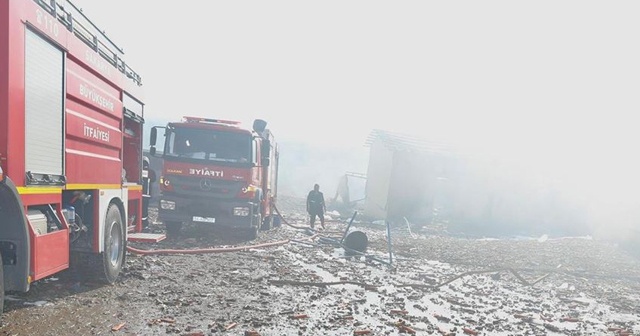 Sakarya&#039;da havai fişek fabrikasında soğutma çalışmaları sürüyor