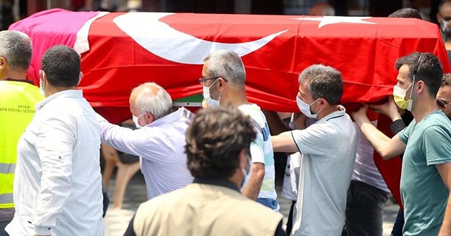 Sakarya&#039;da havai fişek fabrikasındaki patlamada hayatını kaybeden 2 kişinin cenazeleri defnedildi