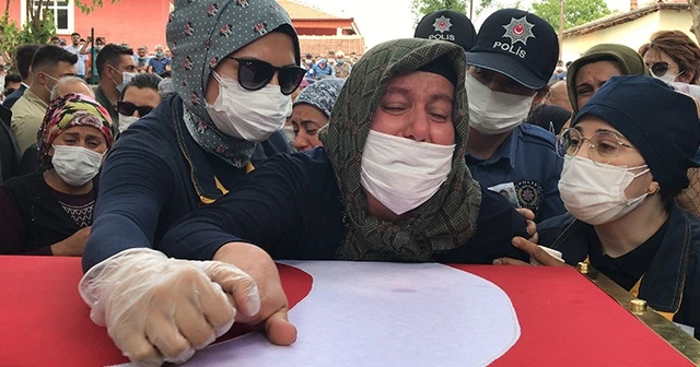 Şehit annesinden yürek burkan veda