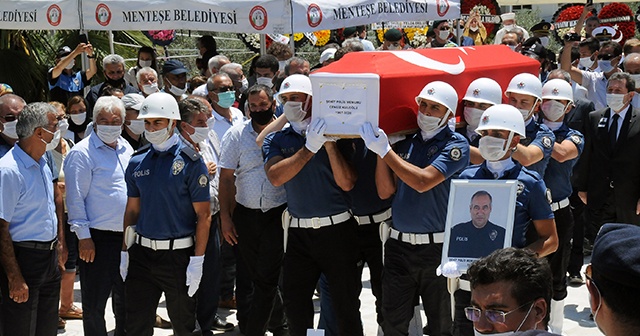 Şehit polis toprağa verildi