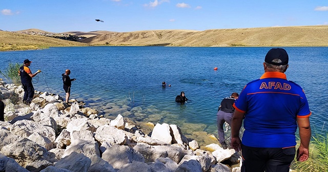 Serinlemek için girdiği baraj gölünde boğuldu