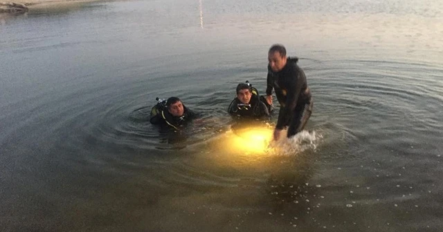 Serinlemek için gölete giren genç boğuldu