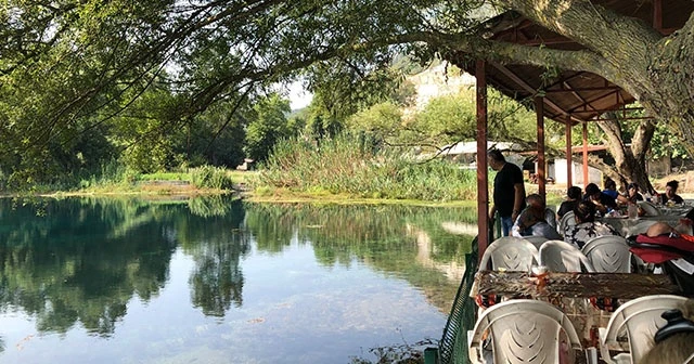 Sıcaklar bunalttı vatandaşlar parkalara akın etti
