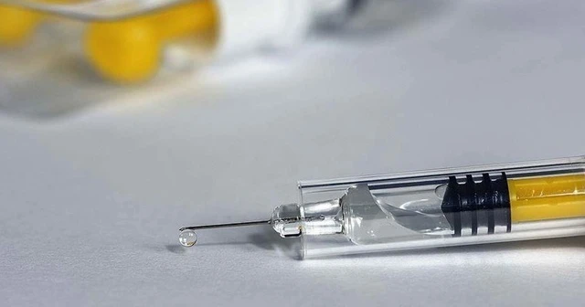 Singapur'da bir Kovid-19 aşı adayı insanlar üzerinde test edilecek