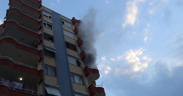 Sinir kriz geçiren kadın, kocasının eşyalarını yakmaya kalktı