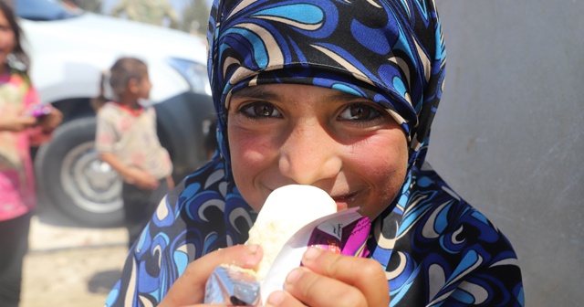 Suriyeli çocukların dondurma sevinci