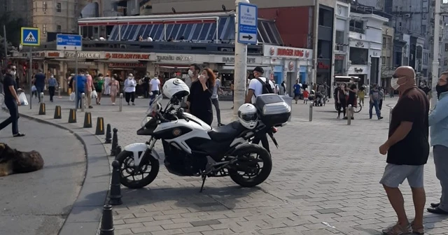 Taksim&#039;de panik anları! Herkes dönüp oraya baktı