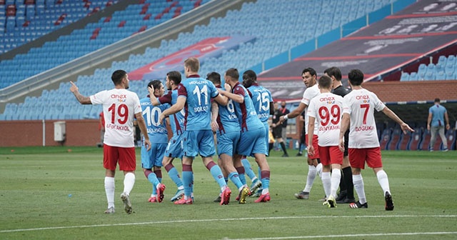 Trabzonspor 2- Antalyaspor 2 maç sona erdi