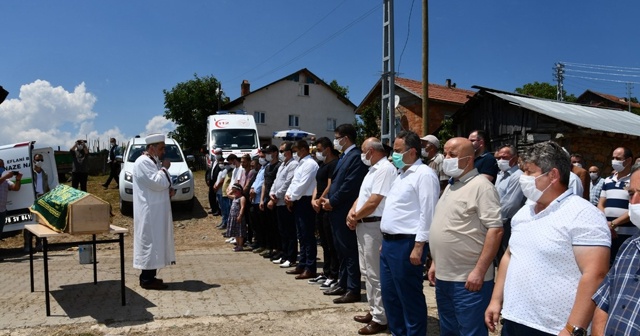 Trafik kazasında hayatını kaybeden 15 Temmuz şehidi Barış Efe&#039;nin kız kardeşi gözyaşları arasında defnedildi