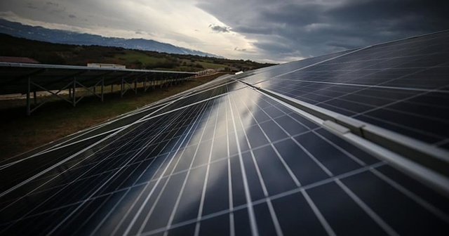 Türkiye&#039;nin ilk entegre güneş paneli üretim fabrikası ağustosta açılıyor
