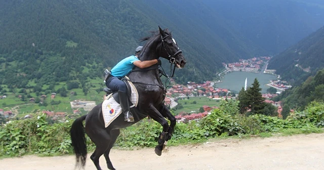 Uzungöl’de onları gören şaşırıyor