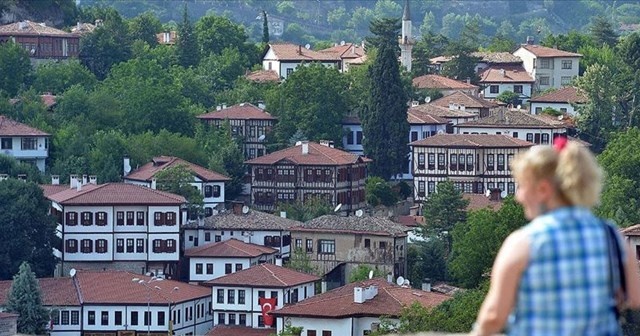 Vali açıkladı: Kentte toplu bayramlaşmalar yasaklanacak