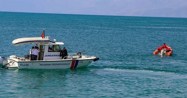 Van Gölü'nde kaybolan tekneyi arama çalışmalarında 1 kişinin daha cesedi bulundu