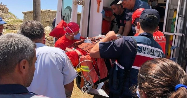 Yaylada 30 metrelik uçurumdan düşen çoban ağır yaralandı
