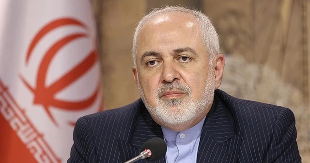 Zarif&#039;in kürsüde zor anları