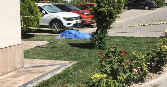 13. kattan düşen genç hayatını kaybetti