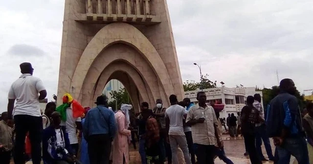 Afrika Birliği Mali'nin üyeliğini askıya aldı
