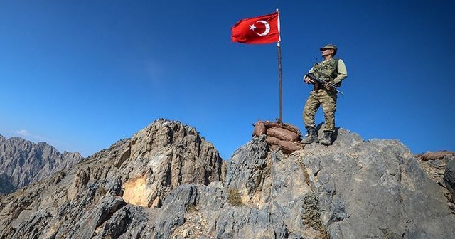 Ağrı&#039;da PKK&#039;lı teröristlerle çıkan çatışmada 2 asker şehit oldu